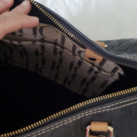 Andy, Carolina Herrera handbag - Picture 4 of 8